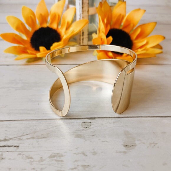 (2) Asymmetrical Gold Tone Cuff Bracelets-Hammered Look, Chic, Elegant - Picture 12 of 13